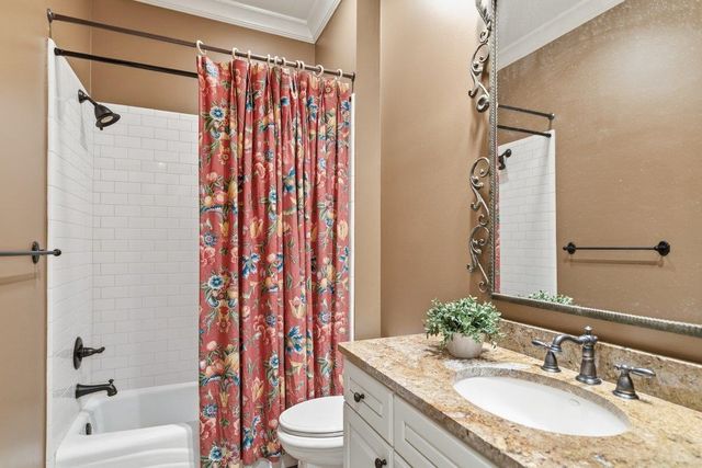 2301 CAYLORS WOODS CV, Germantown, TN 38138