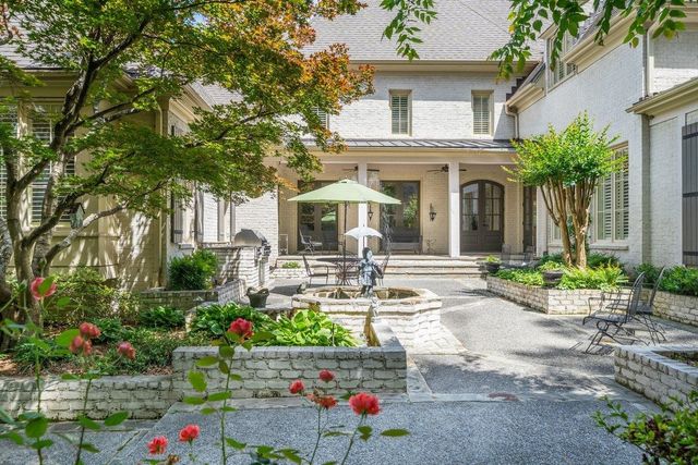 2301 CAYLORS WOODS CV, Germantown, TN 38138