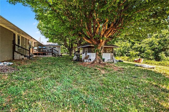 2041 W Main Street, Yadkinville, NC 27055
