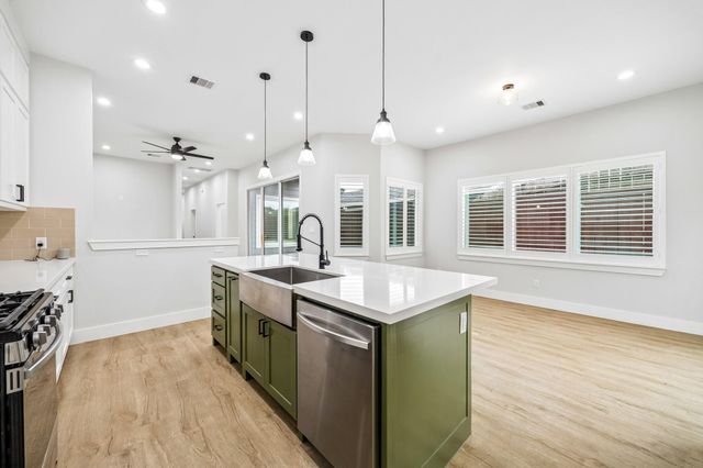 403 Fenn Street, Houston, TX 77018