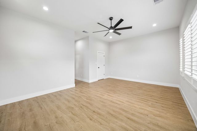 403 Fenn Street, Houston, TX 77018