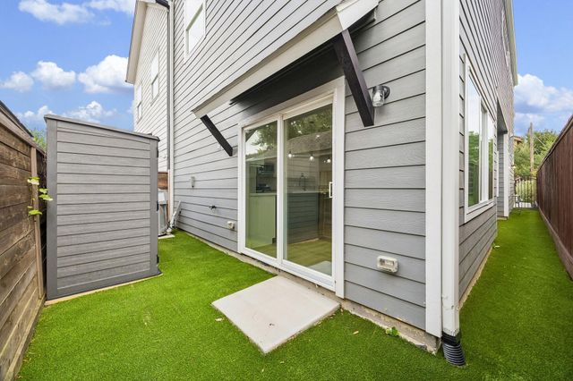 403 Fenn Street, Houston, TX 77018