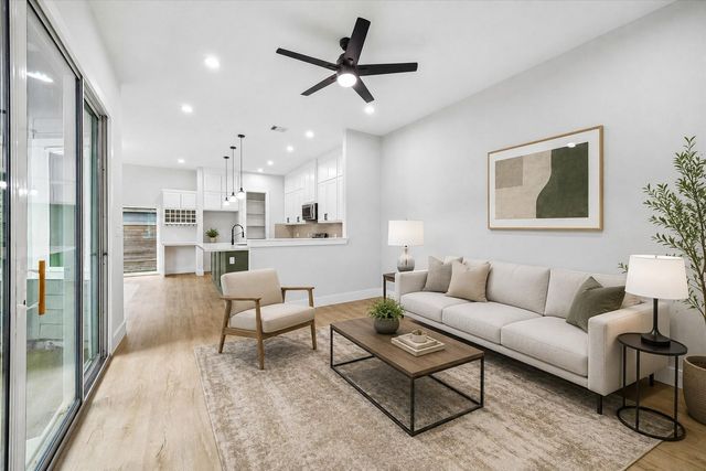403 Fenn Street, Houston, TX 77018