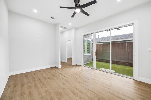 403 Fenn Street, Houston, TX 77018