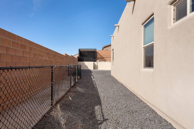 7102 Eagle Rock Court NE, Rio Rancho, NM 87144