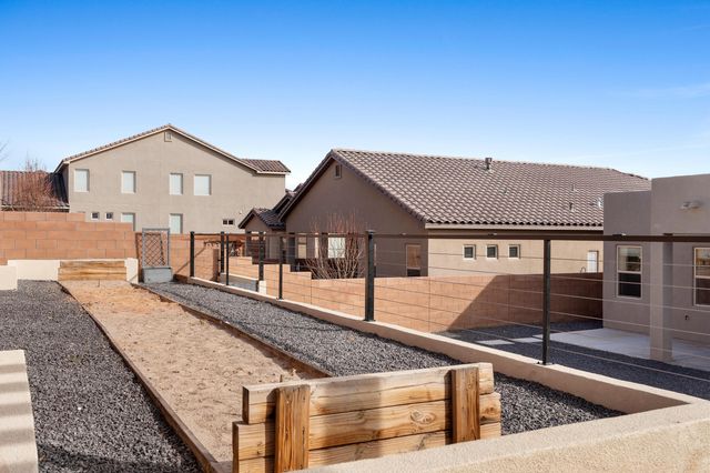 7102 Eagle Rock Court NE, Rio Rancho, NM 87144