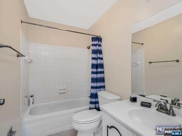 300 Winston Drive 2516, Cliffside Park, NJ 07010