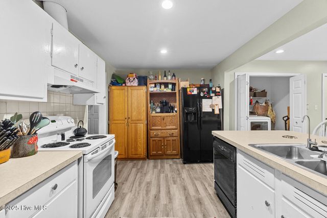 608 Henderson Drive, Jacksonville, NC 28540