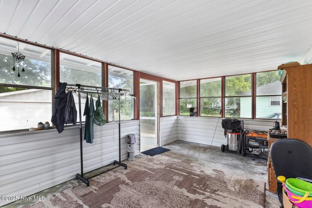 608 Henderson Drive, Jacksonville, NC 28540