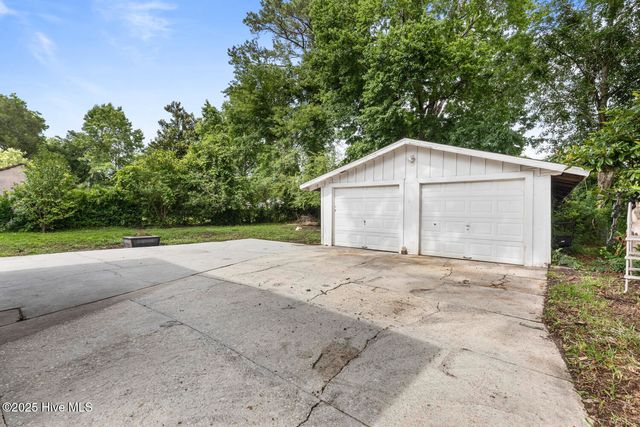 608 Henderson Drive, Jacksonville, NC 28540