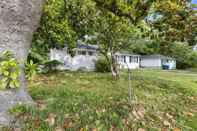 608 Henderson Drive, Jacksonville, NC 28540