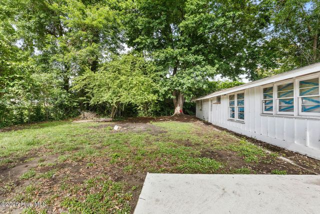 608 Henderson Drive, Jacksonville, NC 28540