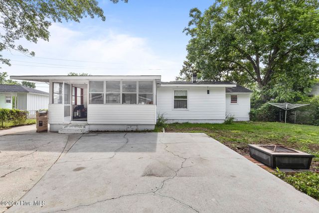 608 Henderson Drive, Jacksonville, NC 28540