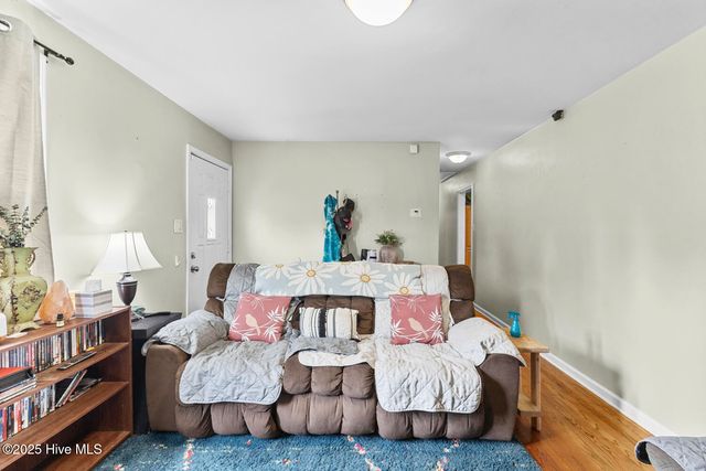 608 Henderson Drive, Jacksonville, NC 28540
