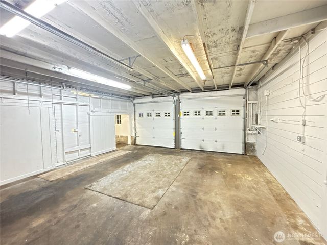 790 E Badger Road, Lynden, WA 98264