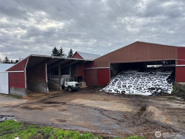 790 E Badger Road, Lynden, WA 98264