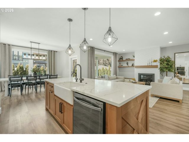 1615 Se 44TH Cir, Brush Prairie, WA 98606