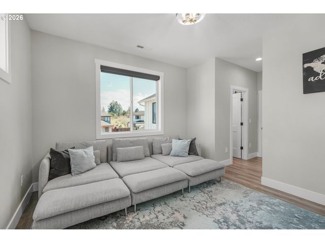 1615 Se 44TH Cir, Brush Prairie, WA 98606