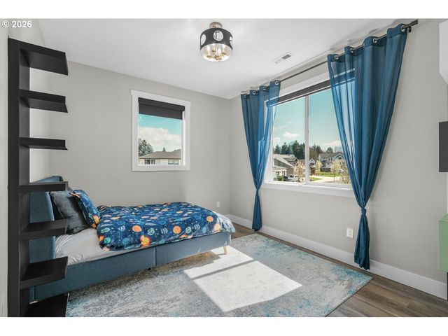 1615 Se 44TH Cir, Brush Prairie, WA 98606