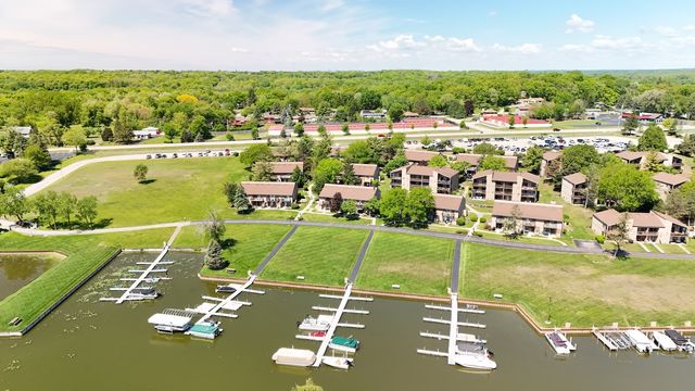 57 Vail Colony 7, Fox Lake, IL 60020