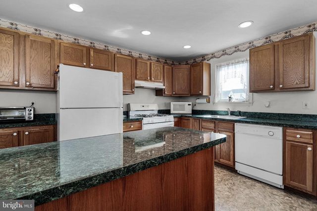 223 W 19TH AVE, Wildwood, NJ 08260