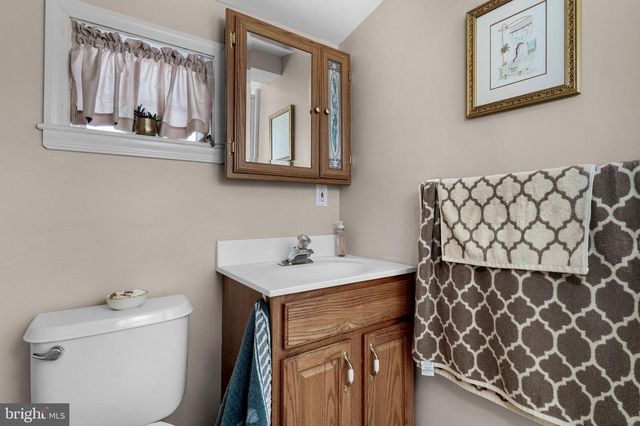 223 W 19TH AVE, Wildwood, NJ 08260