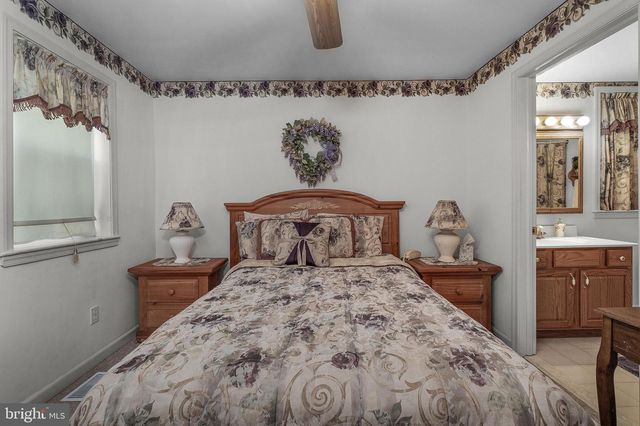 223 W 19TH AVE, Wildwood, NJ 08260