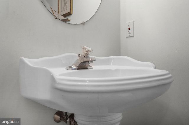 223 W 19TH AVE, Wildwood, NJ 08260