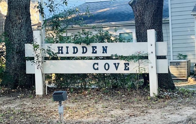 19 Hideaway Drive Drive, Friendswood, TX 77546