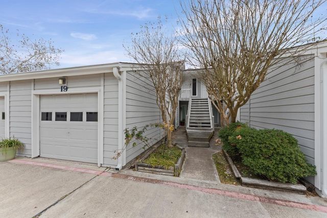 19 Hideaway Drive Drive, Friendswood, TX 77546