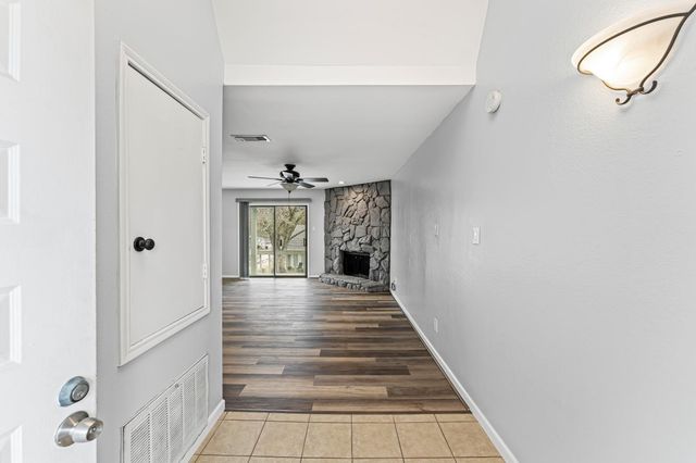 19 Hideaway Drive Drive, Friendswood, TX 77546