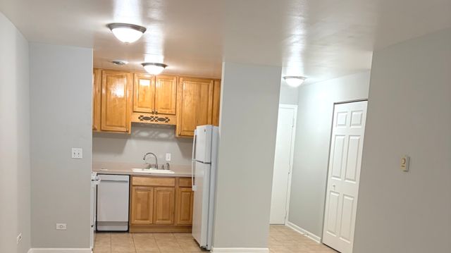 310 Lathrop Avenue 307, Forest Park, IL 60130