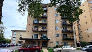 310 Lathrop Avenue 307, Forest Park, IL 60130