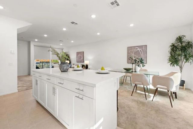 2310 Stardust Gln, Escondido, CA 92025