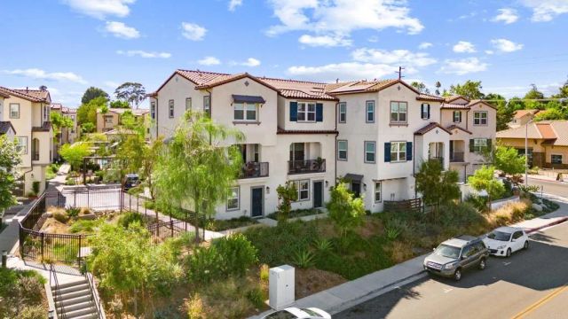 2310 Stardust Gln, Escondido, CA 92025