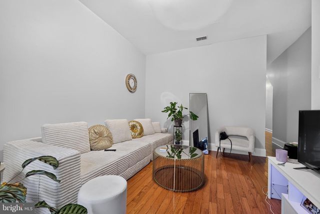 1900 W DIAMOND ST, Philadelphia, PA 19121