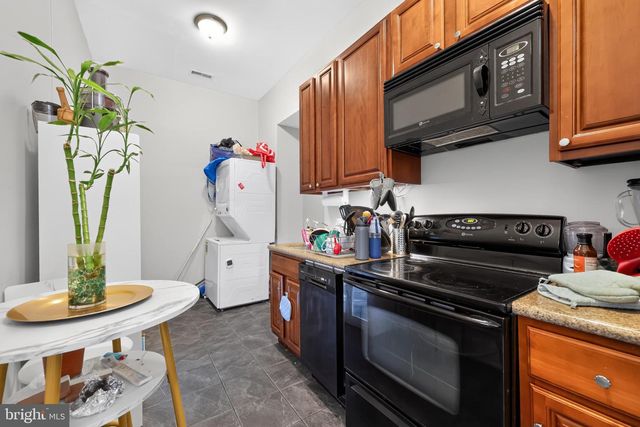 1900 W DIAMOND ST, Philadelphia, PA 19121