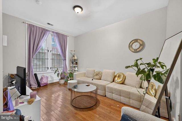1900 W DIAMOND ST, Philadelphia, PA 19121