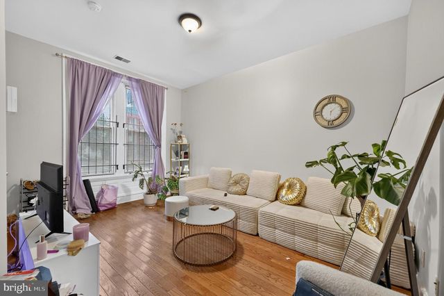 1900 W DIAMOND ST, Philadelphia, PA 19121