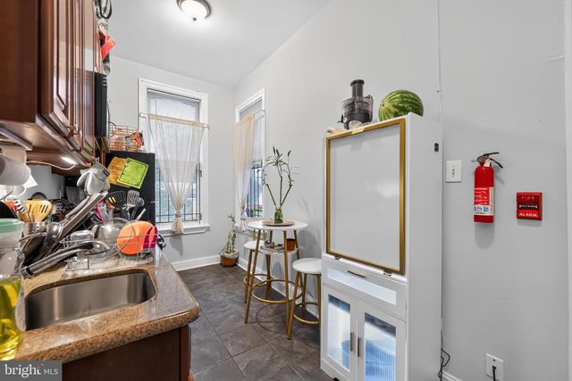 1900 W DIAMOND ST, Philadelphia, PA 19121