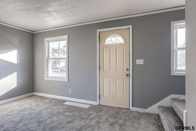 5818 N 24Th Street, Omaha, NE 68110