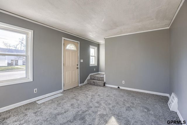 5818 N 24Th Street, Omaha, NE 68110