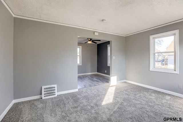 5818 N 24Th Street, Omaha, NE 68110