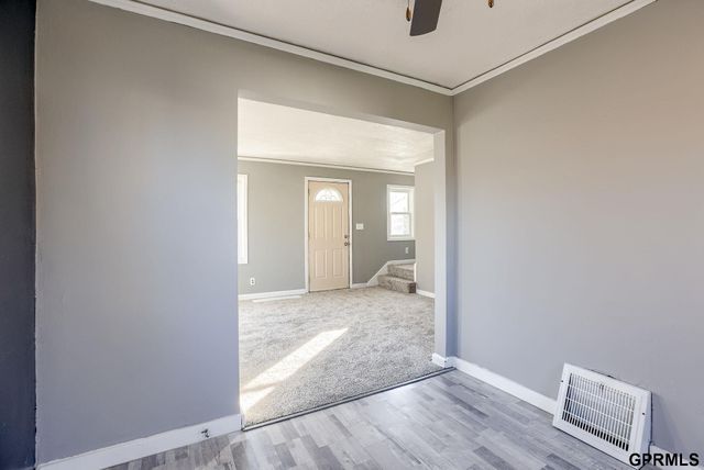 5818 N 24Th Street, Omaha, NE 68110