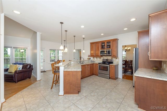 6021 Chestnut Hill Dr, Glen Allen, VA 23059