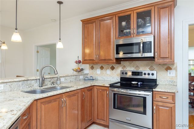 6021 Chestnut Hill Dr, Glen Allen, VA 23059