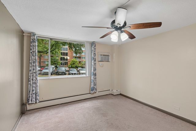 2211 S Stewart Avenue 1A, Lombard, IL 60148