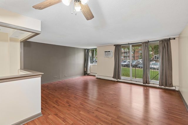 2211 S Stewart Avenue 1A, Lombard, IL 60148