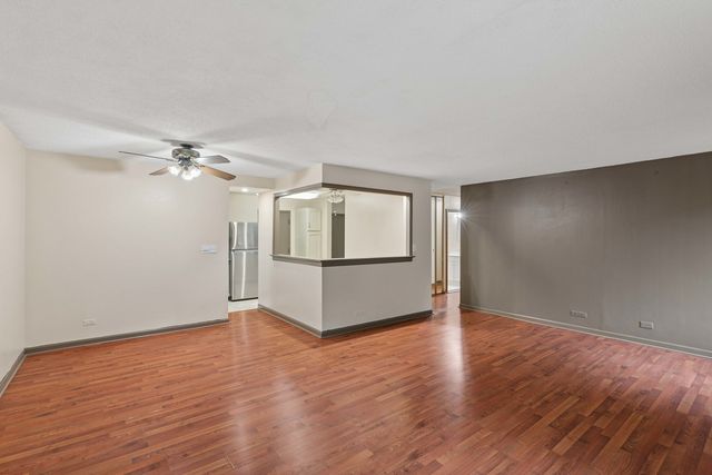 2211 S Stewart Avenue 1A, Lombard, IL 60148