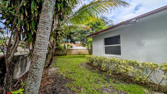 1719 15th Avenue N, Lake Worth Beach, FL 33460
